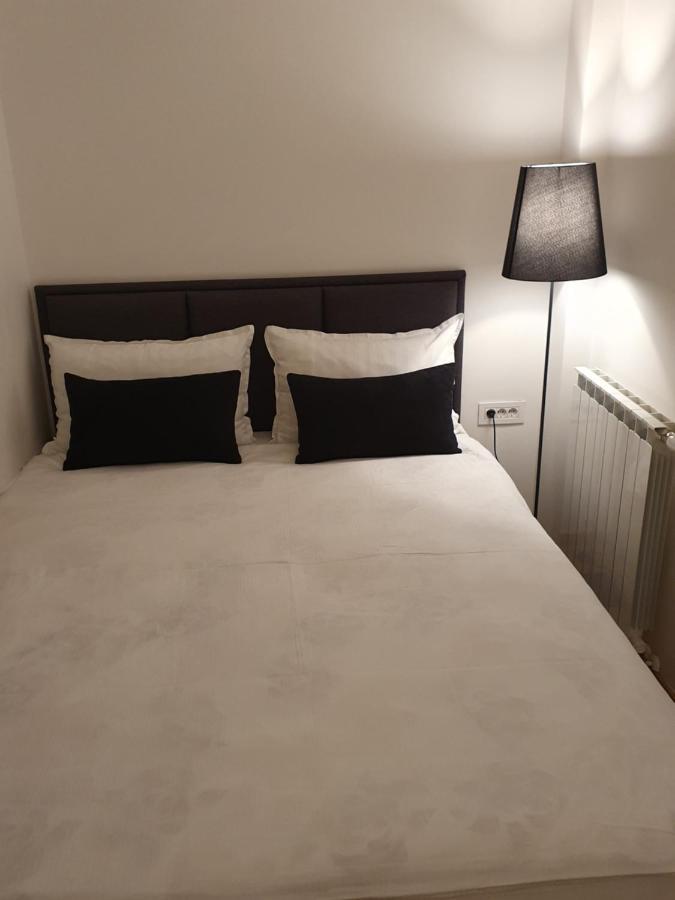 Lux Opera 2 Apartman Banja Luka Kültér fotó